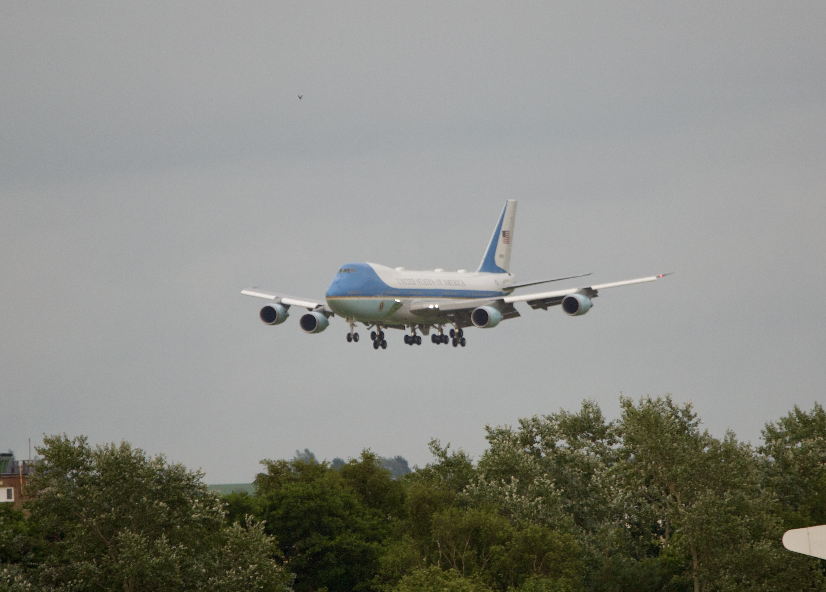 Air Force One arriving at prestwick.